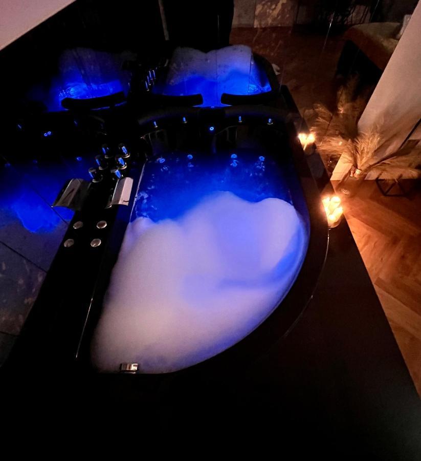 Old Town Jacuzzi - Wymeldowanie Do 13 Apartament