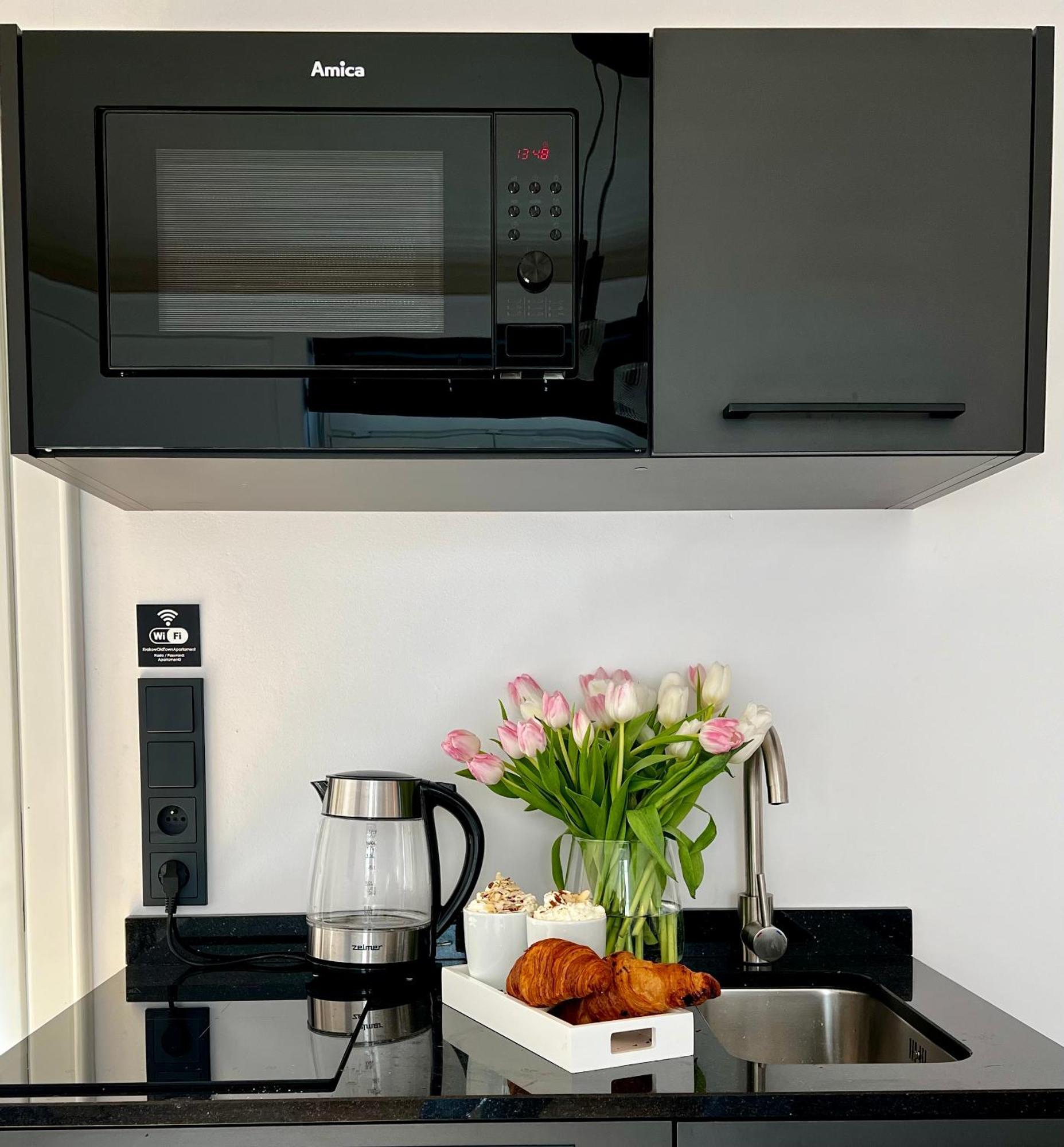 Apartament Old Town Jacuzzi - Wymeldowanie Do 13 *