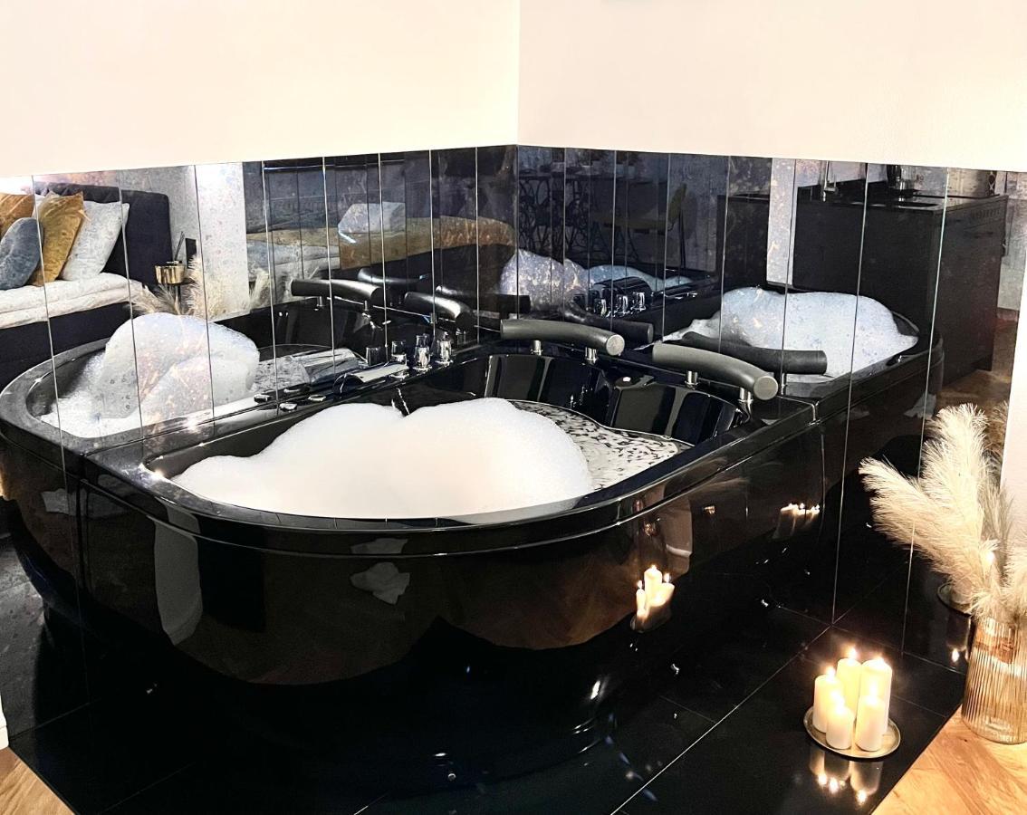 Old Town Jacuzzi - Wymeldowanie Do 13 Apartment Krakau